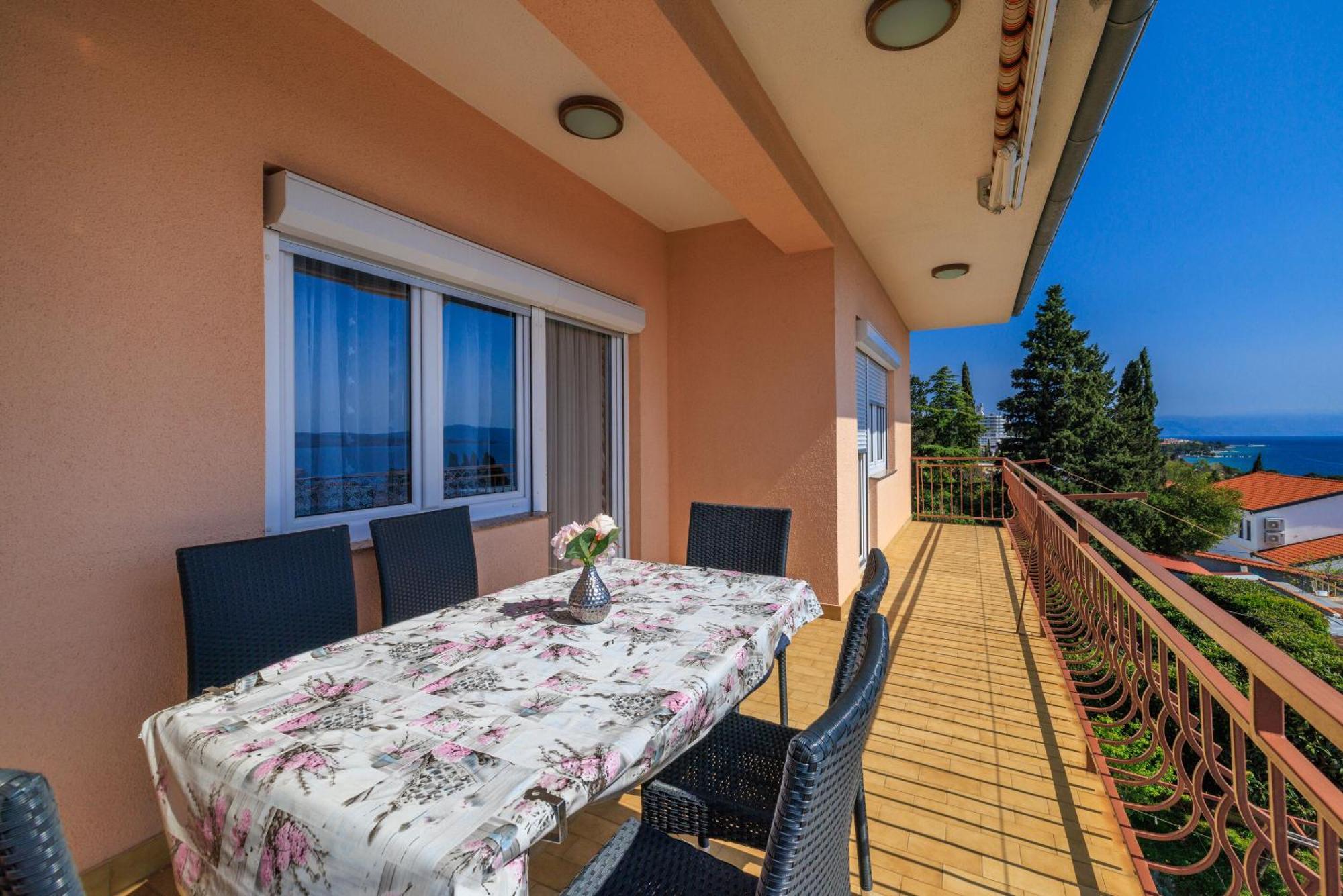 Apartments Melita Dramalj Exterior photo
