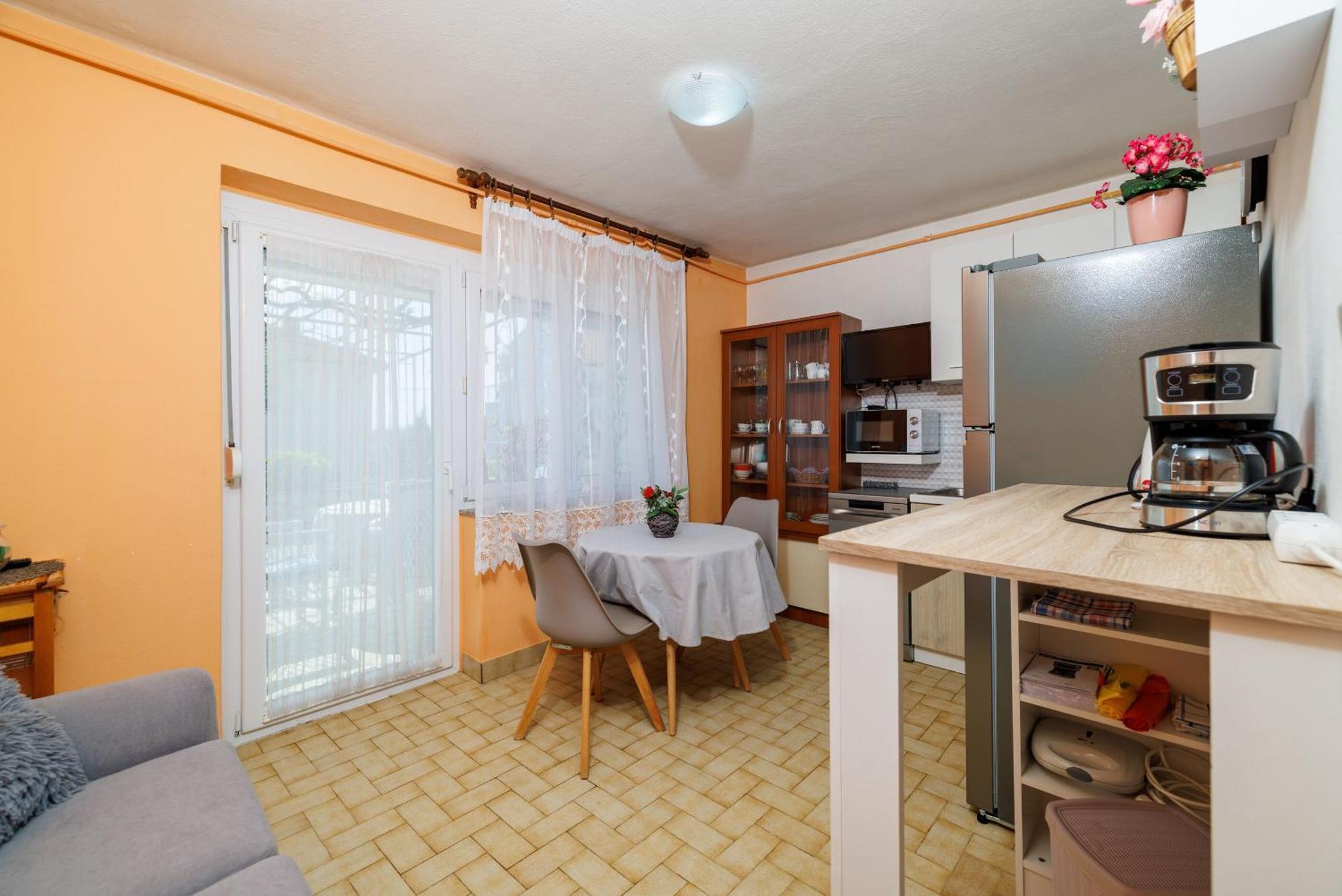 Apartments Melita Dramalj Exterior photo